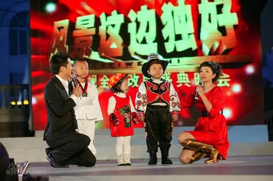 图文:河北卫视《奥运小冠军》主持人方琼诚诚