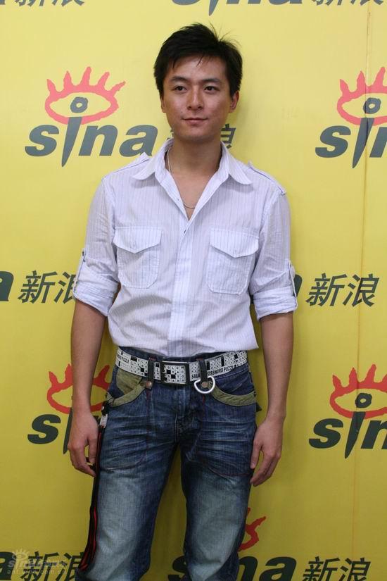 图文:《奋斗》主演做客新浪--主演朱雨辰_影音娱乐_新浪网