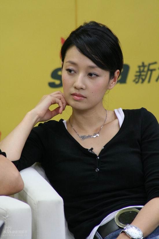 图文：《奋斗》主演做客新浪--马伊琍温婉可人