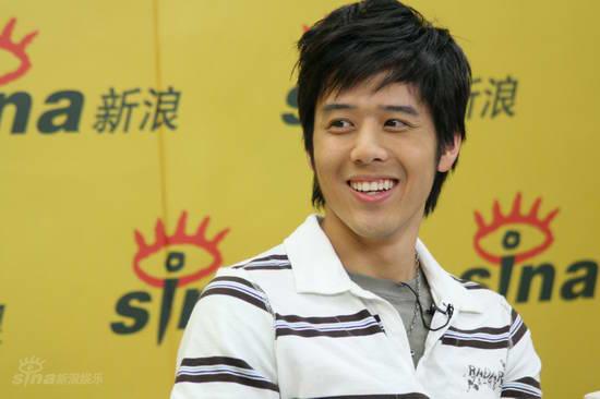 图文：吴尊胡宇崴聊《阿鼻剑》-胡宇崴笑容灿烂