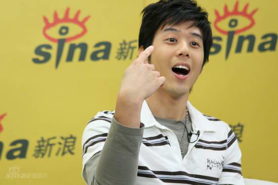 图文：吴尊胡宇崴聊《阿鼻剑》-胡宇崴表情夸张