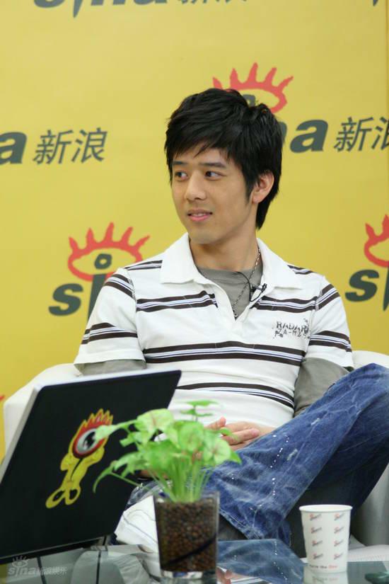 图文：吴尊胡宇崴聊《阿鼻剑》--胡宇崴帅气