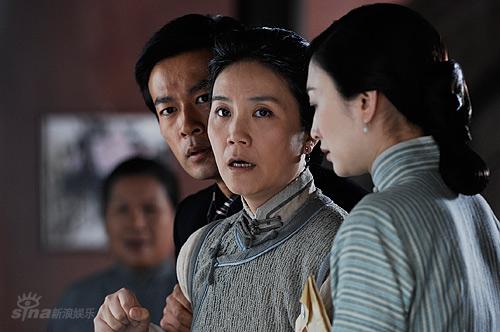 图文：《凤穿牡丹》上海热拍--严晓频饰演郁母