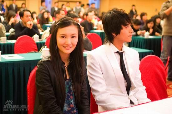 图文：《五星大饭店》发布会--牛萌萌可爱微笑