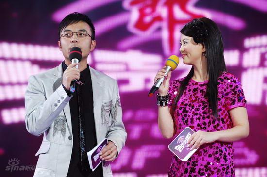 图文：名声大震第二季首场-主持人李湘与汪涵