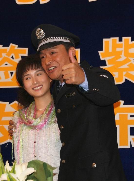图文：《一路夫妻》见面会-马景涛搂女主角