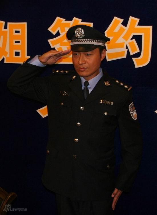 图文：《一路夫妻》见面会-马景涛敬礼