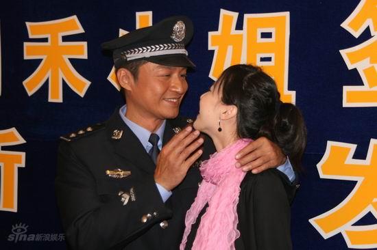 图文：《一路夫妻》见面会-马景涛深情望着太太