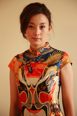 图文:《雾里看花》定妆照--朱妍饰演孙丽飞
