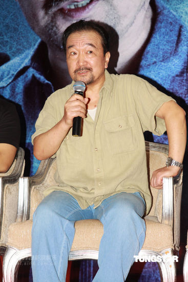 图文《永不回头》开机-李保田接受采访