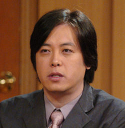 崔承俊进行长达12小时的捐献肝移植手术