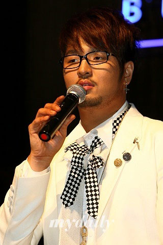 金泰宇20日入伍服役同日发行最新单曲碟