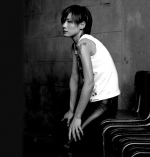 ¬������U����������