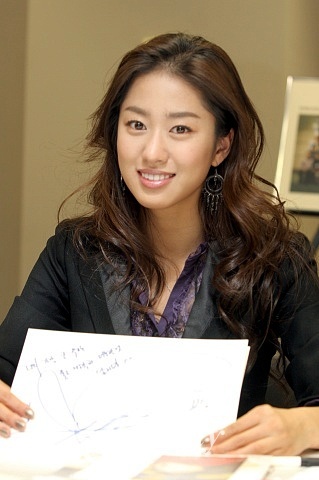 全慧彬,新人时期,洪录基要求和他交往