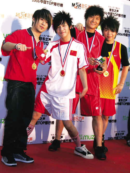 �佱�������ǵ�˫��ս��