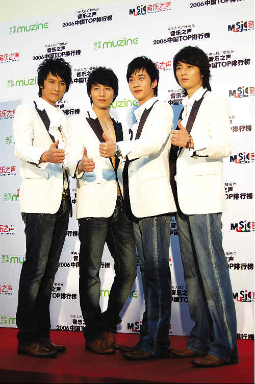 �佱�������ǵ�˫��ս��