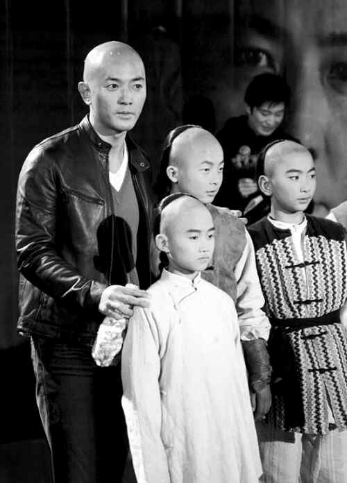 鞠觉亮执导,香港影星郑伊健,陈小春领衔主演的新版电视剧《霍元甲》