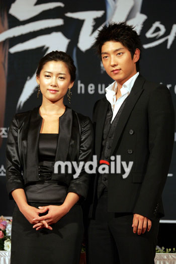 李俊基南相美等出席《狼和狗的时间》制作发布