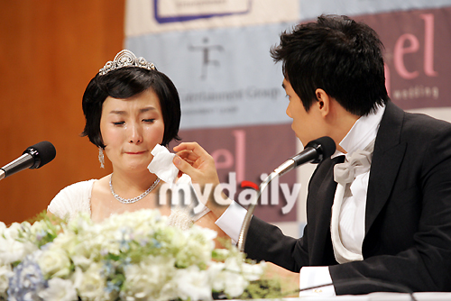 朴庆林举行婚礼 韩国艺人大举出动