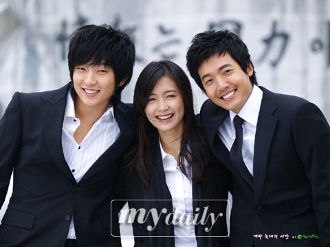 《狼和狗的时间》首播收视率受足球比赛影响