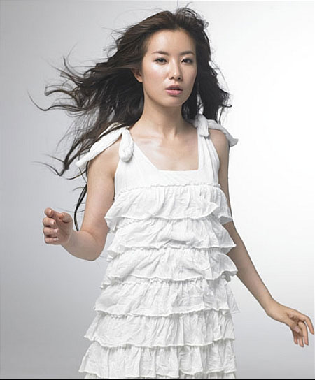 <em>MC THE MAX</em>参加歌手朴淇英的演唱会_影音娱