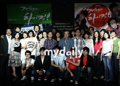 《无法阻挡的HIGH KICK》全体演职人员,站上日本巨蛋_影音娱乐_新浪网