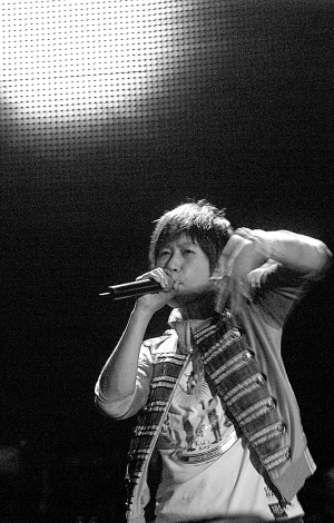 五月天北京离开地球表面