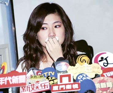 收黄子佼百万名车?Selina声泪俱下求清白(图)