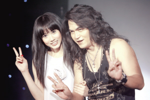 迪克牛仔与弦子合唱《老爹》