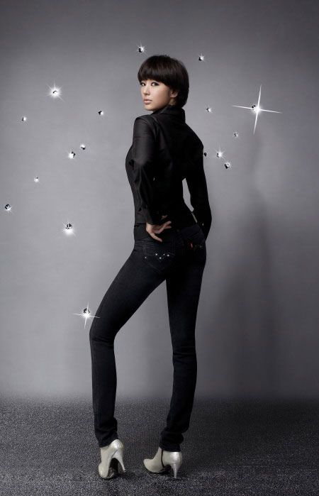 尹恩惠成为牛仔裤品牌代言人 广告中展示完美