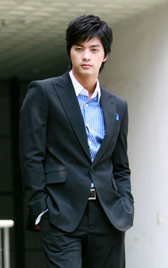 SM与艺人之间签署不公正协议 受到公平交易委