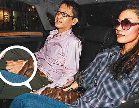 李嘉欣婚事未明变消瘦 许晋亨紧牵爱人玉手【图】