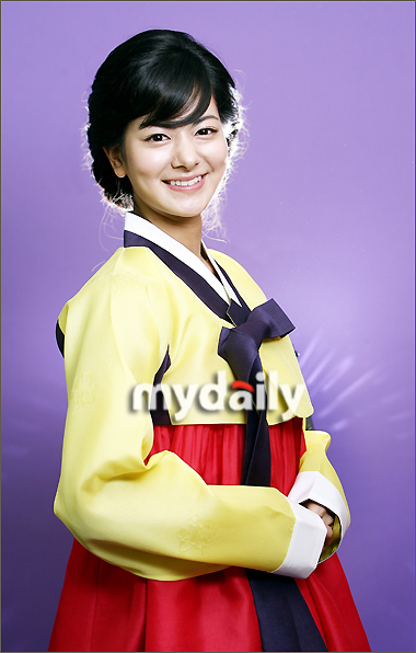 《美女的罗嗦》理惠在迎接中秋佳节之际身穿韩