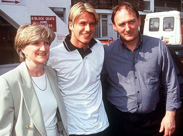 贝克汉姆父亲突发心脏病 小贝连夜赶回英国【图】