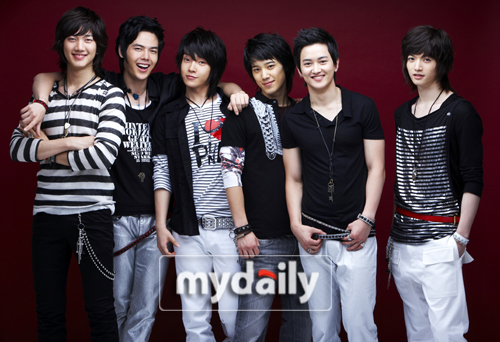 向新人组合超新星传授舞蹈