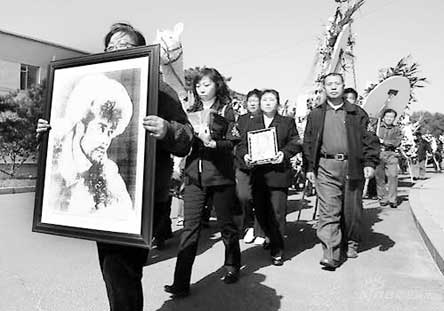 “杨子荣”走了