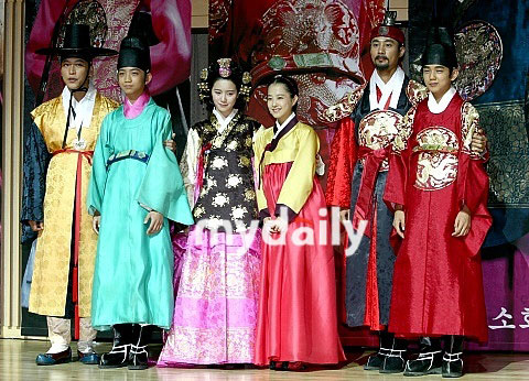 《王和我》蝉联收视冠军 《李算》收视率跌破