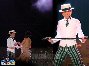 看华仔个唱莫太激动