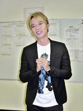 李克勤否认8克拉钻石赠太太强调朋友间不说钱