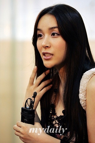 河利秀整容?只有鼻子受伤做过矫正手术