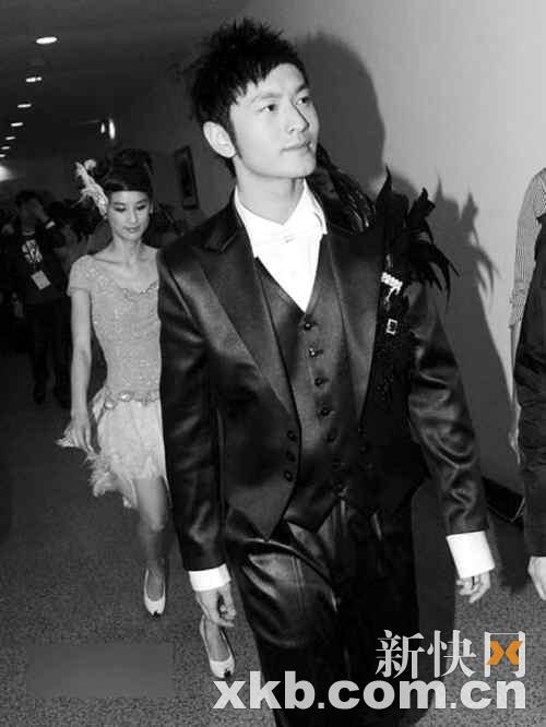 黄圣依黄晓明合伙开公司?