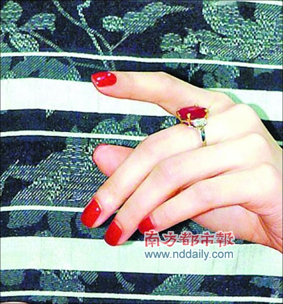 蔡康永演绎肥版老易侯佩岑摇身变王佳芝_