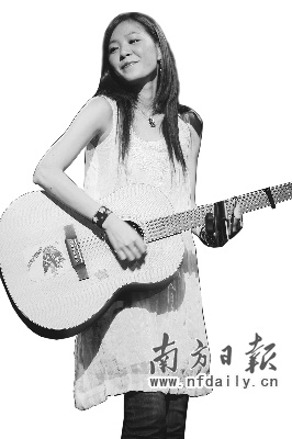 别关心她长什么样安静地听她的声音