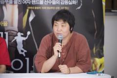 组图：金正恩文素利新片记者会穿球衣英姿飒爽