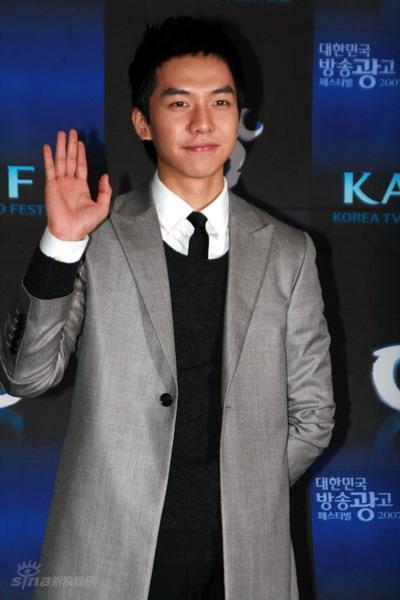 赵仁成李孝利等出席韩国广告庆典颁奖礼【图】