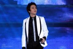组图：亚洲音乐节首尔开唱SJ新造型与神起斗法