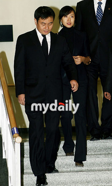 jeon do yeon kang shi kyu her h...