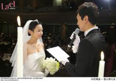 组图：秋尚美婚礼星光灿烂崔智友严正花道贺