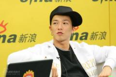 韩国舞王南贤俊聊新碟秀劲爆舞蹈获赞叹(组图)