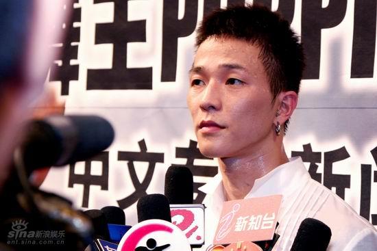 8日下午,韩国舞王南贤俊+(听